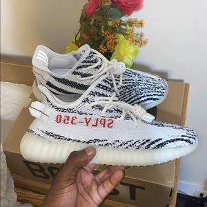 Yeezy Boost 350 v2 zebra